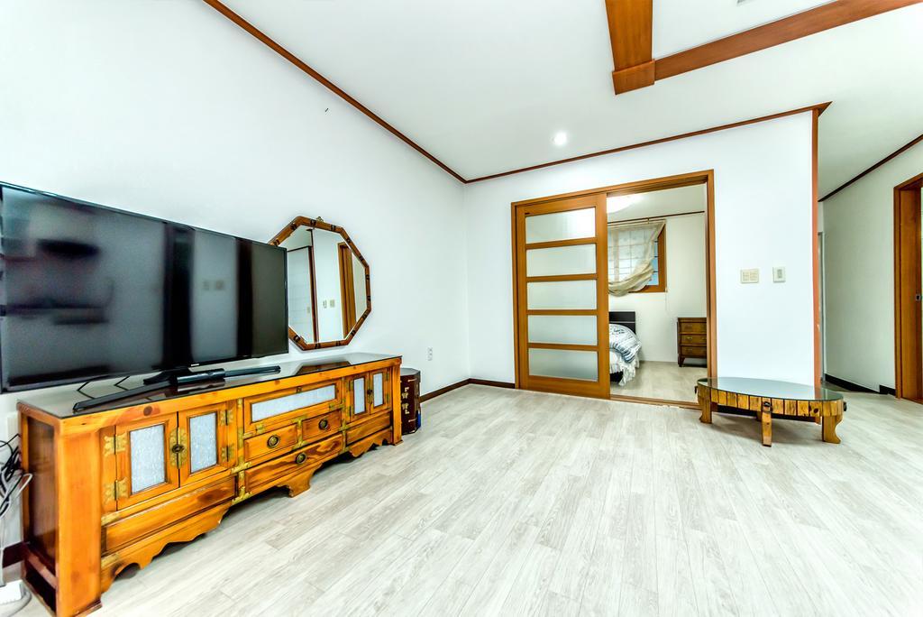 Dongsannara Pension Seogwipo Exterior photo